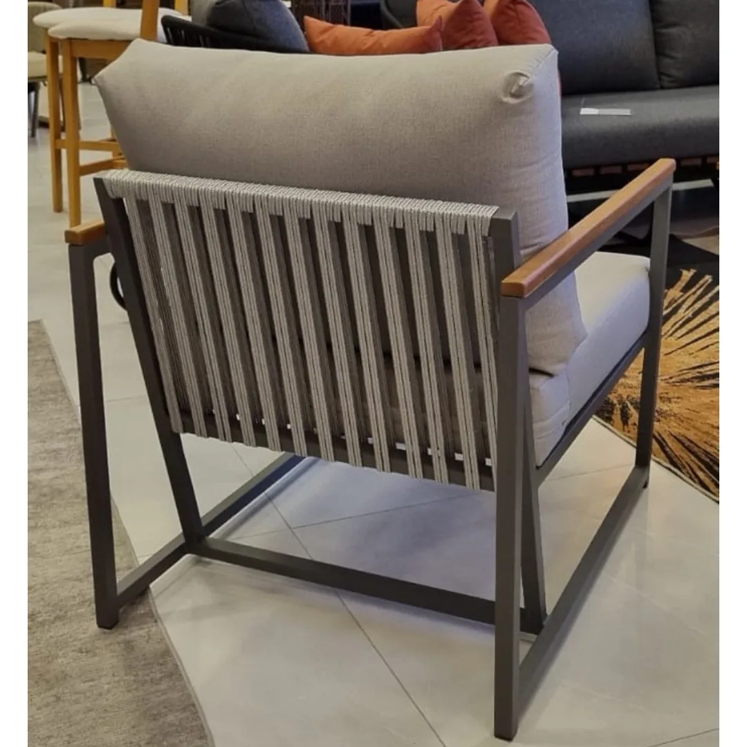 Poltrona Valência – Charme Natural com Design Contemporâneo | HG Decor Exclusive & Móveis Home Garden | Atibaia - SP