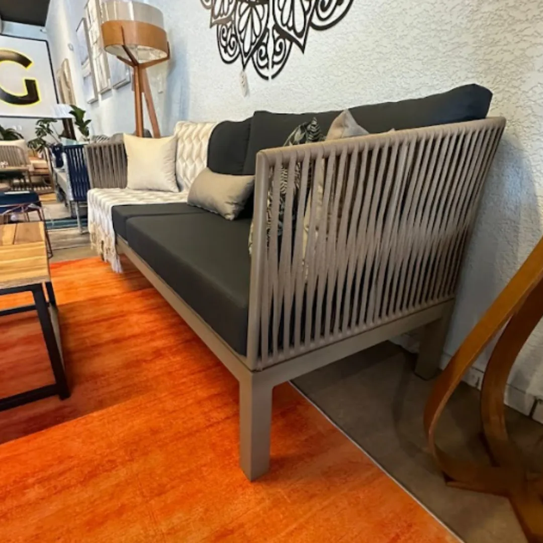Sofá Berlim – Elegância e Resistência | HG Decor Exclusive & Móveis Home Garden | Atibaia - SP